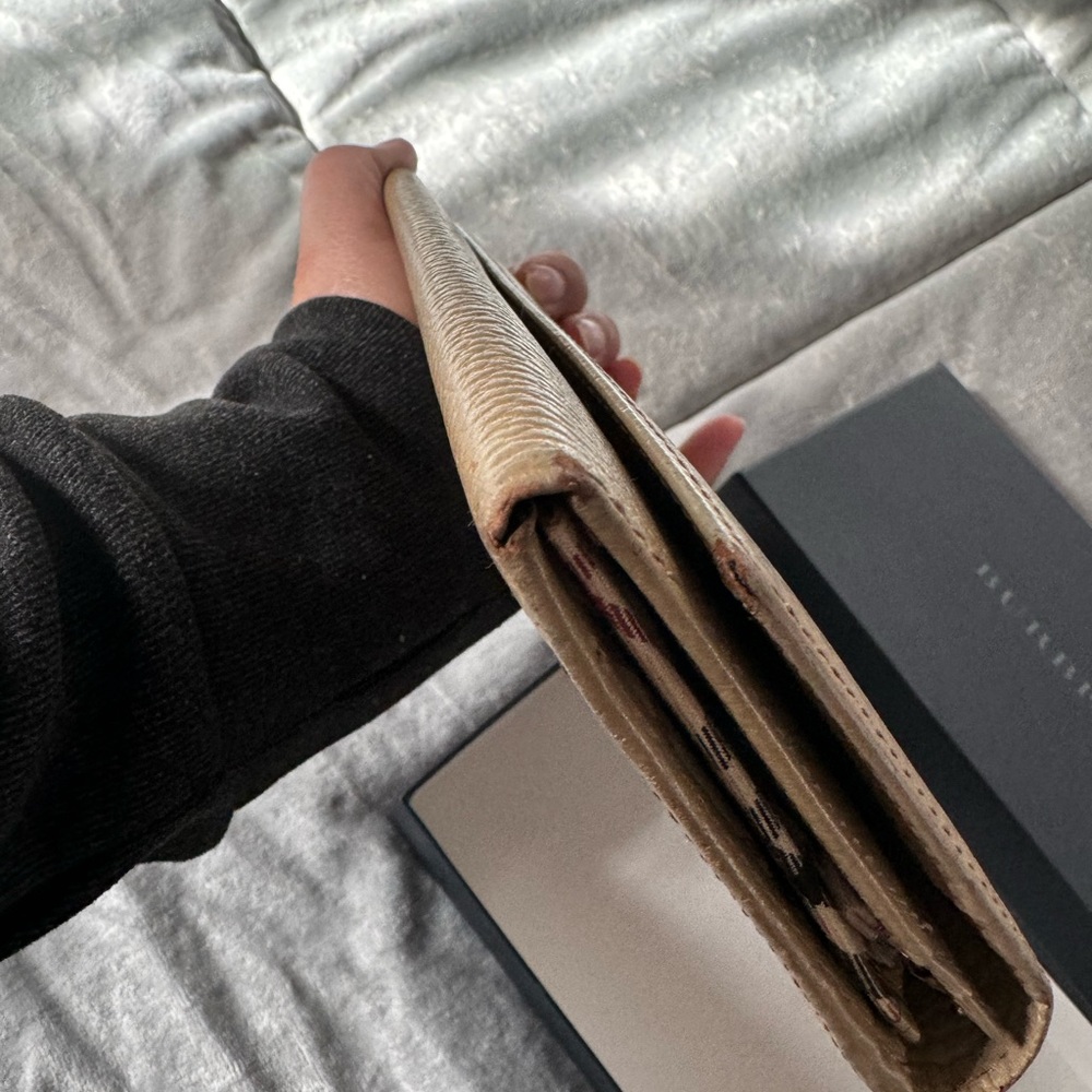 Burberry cream leather wallet - Picture 4 of 6